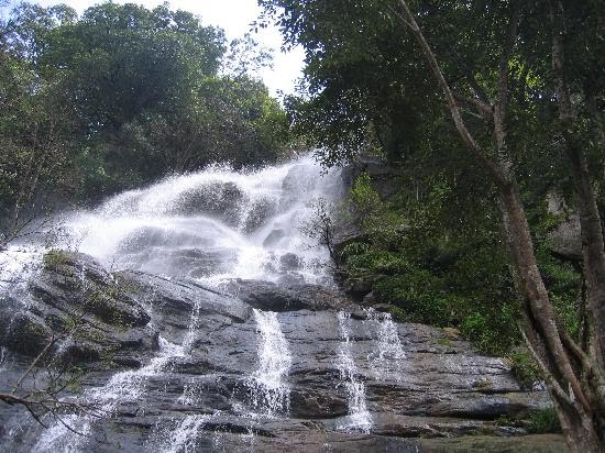 Kiliyur waterfall