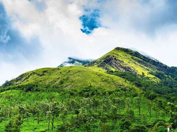 Sahibkkunnu And Valley Of Clouds